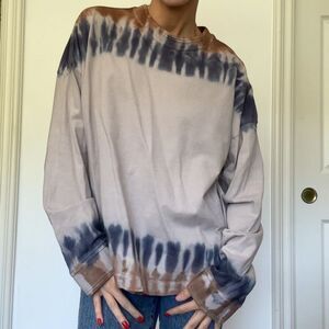 richerpoorer type dye sweatshirt